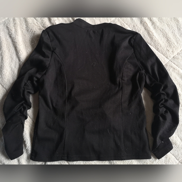 Black blazer. - Picture 7 of 8